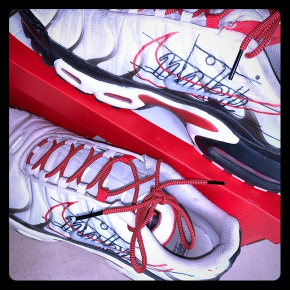 Nike Air Max Plus “evolution of the swoosh” - Picture 2 of 5